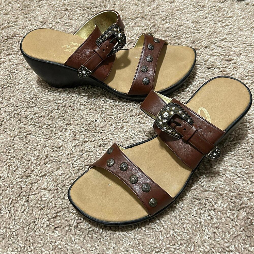 Onex Women’s Brown Faux Leather Embellished Belt Buckle Studded Sandal Wedges 7